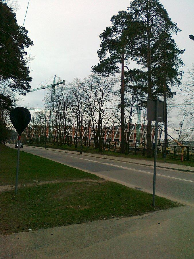 Na drugim planie przebudowywany stadion, na którym gra Jagiellonia