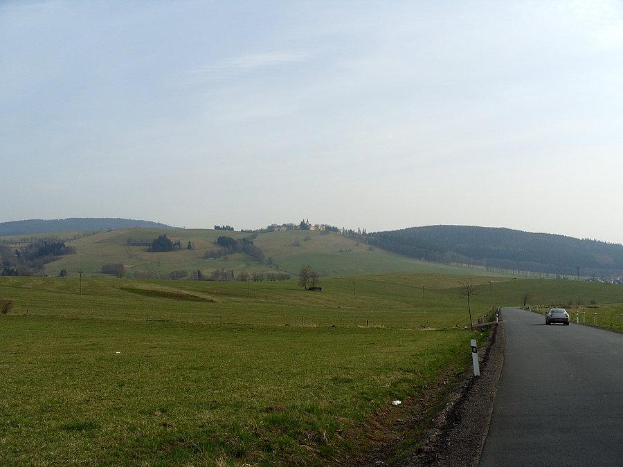 Widok na klasztor z wylotu z Kralik, gdzie dojechałem świetną drogą podobną do naszych stu zakrętów na Kudowę, choć tam było tylko 10 ale jakich ;) ostro w dół