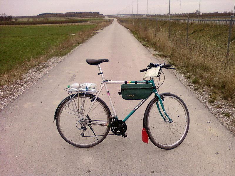 Droga techniczna w stronę A2