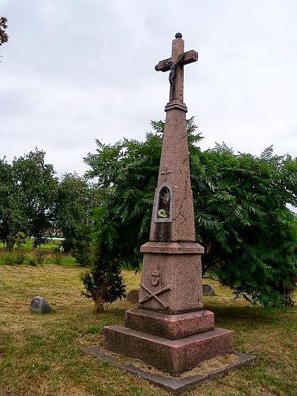 Cmentarz w Kikołach