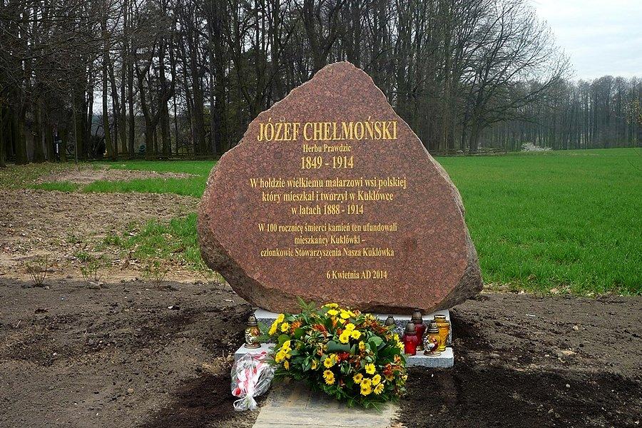 Kuklówka , obelisk poświęcony Józefowi Chełmońskiemu