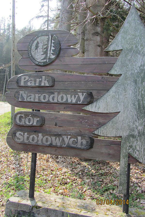 Znak informacyjny za Radkowem - Góry Stołowe