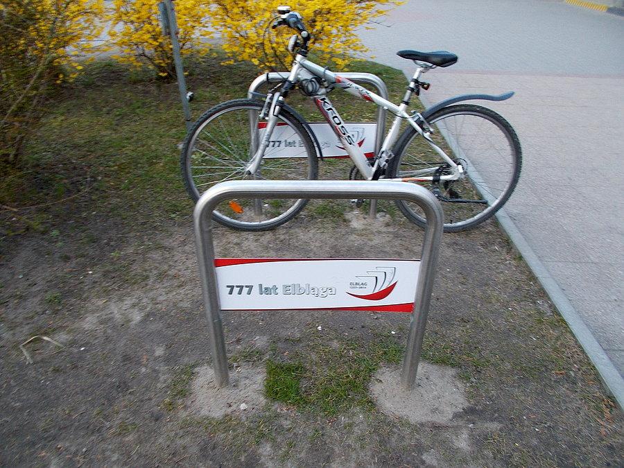 Elbląskie stojaki rowerowe ,,777 lat Elbląga''