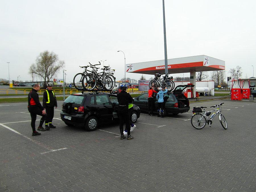 Pakowanie rowerów przed wyjazdem do Dzierzgonia