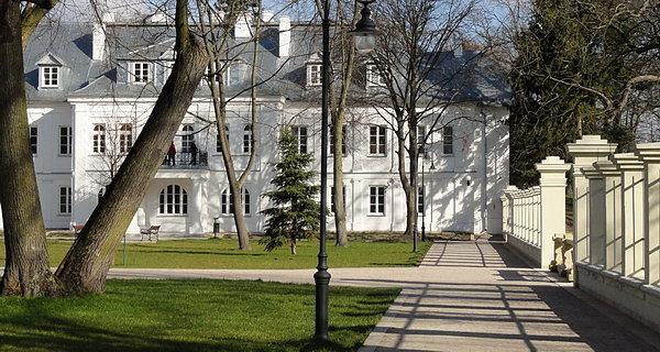 Biała Podlaska. Oficyna Wschodnia w Parku Radziwiłłów