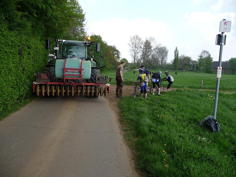 RTF Rhein-Erft-Giro Düsseldorf - kolizja na trasie