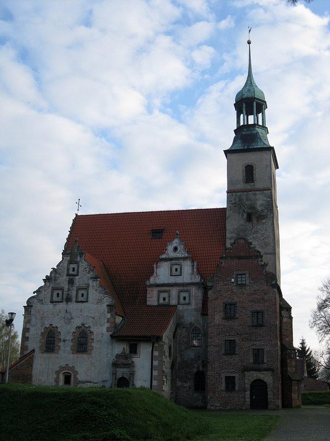 Zabytkowy kościół w Żórawinie