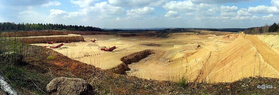 Kopalnia odkrywkowa dolomitu w Ząbkowicach