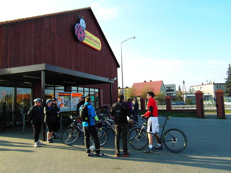 Postój i lody przy sklepie - wiadomo jakim