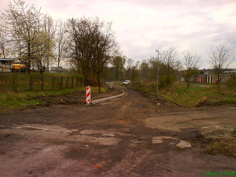 Remontują ziemne drogi miejskie