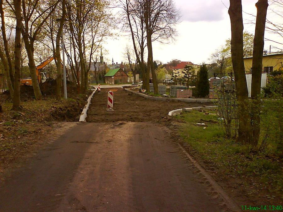 Remontują ziemne drogi miejskie