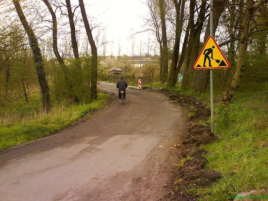 Remontują ziemne drogi miejskie