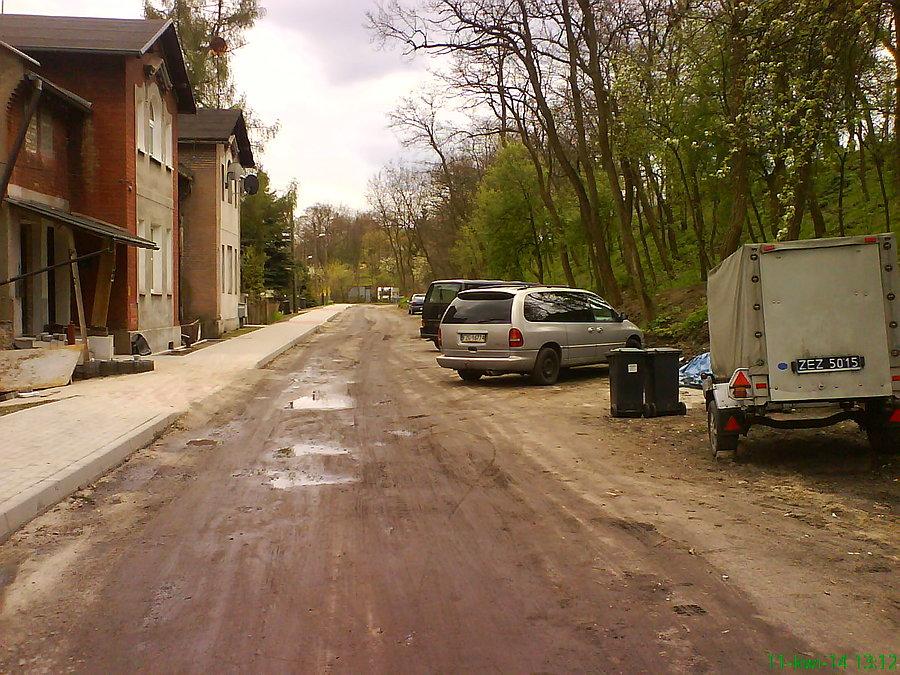 Remontują ziemne drogi miejskie