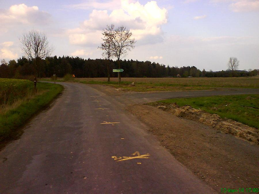 Remontują drogę do Brzeźnicy (same muldy i wąsko)