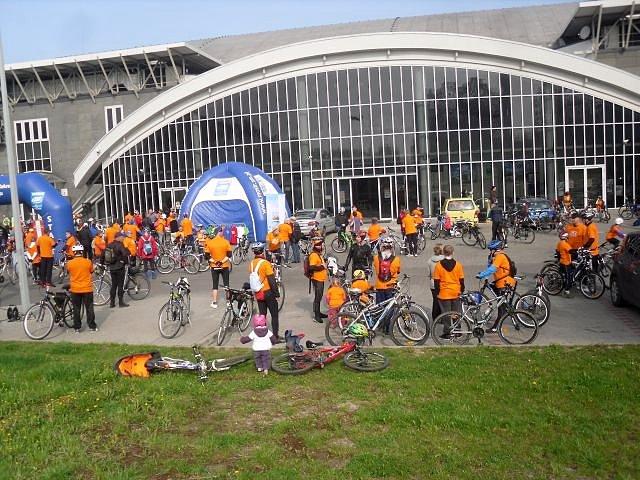 VIII Rajd Rowerowy - "PIERWSZY DZWONEK" - Hala Widowiskowo-Sportowa