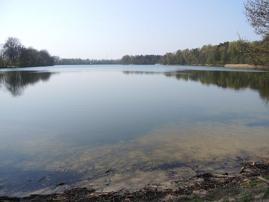 Widok na Jezioro Duże od strony Sławienka