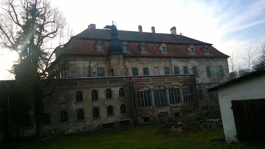 Pałac w Żyrowej od tyłu