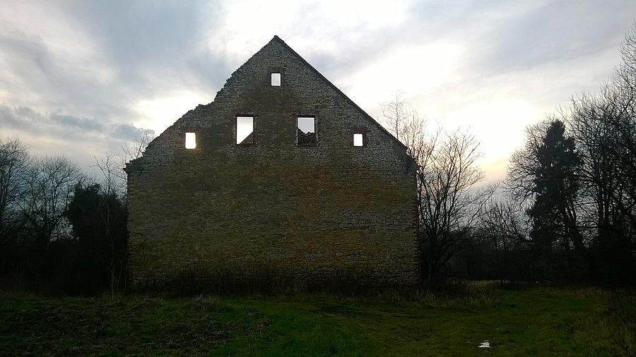 Waldhof czyli ruiny opuszczonego folwarku