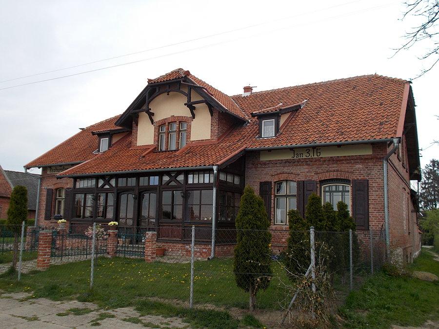 Kępki - budynek dawnej restauracji nad Nogatem