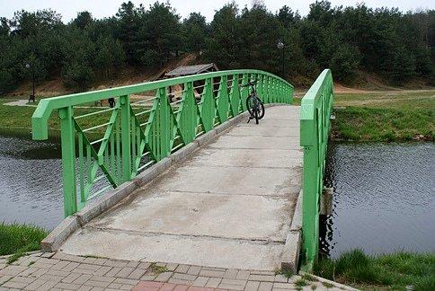 Mostek na promenadzie wąchockiej