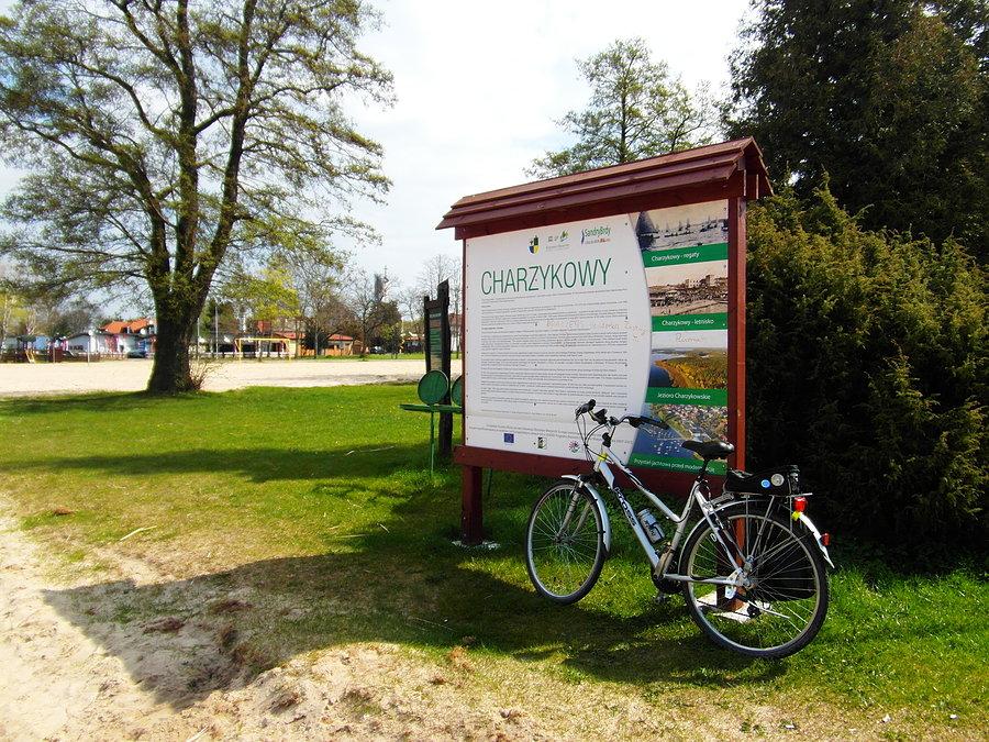 Przy plaży w Charzykowach
