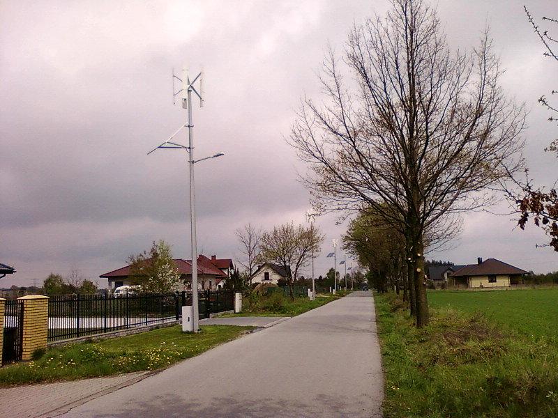 Nowoczesne latarnie w Pawlikowicach