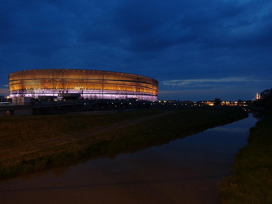 Stadion nocą