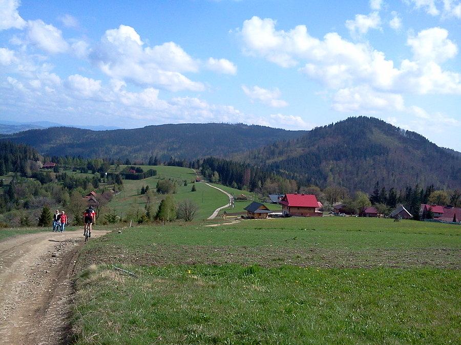 Zjazd z Cieślara. Przed nami Stoźek