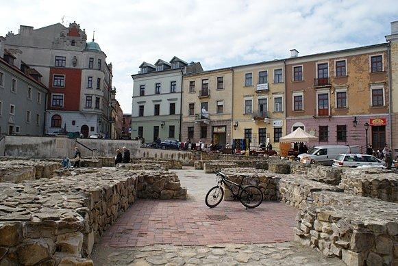 Plac po Farze