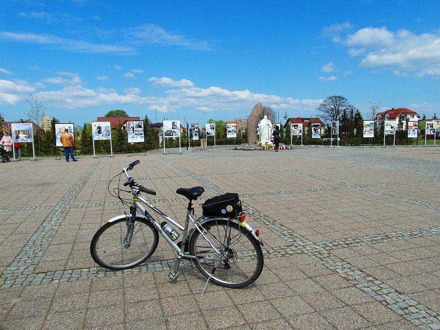 Wystawa poświęcona JP II – przygotowana przez Fabrykę Sztuk w Tczewie