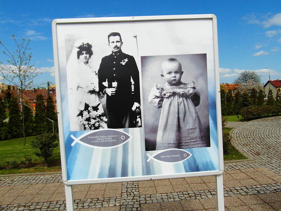 Wystawa poświęcona JP II – przygotowana przez Fabrykę Sztuk w Tczewie