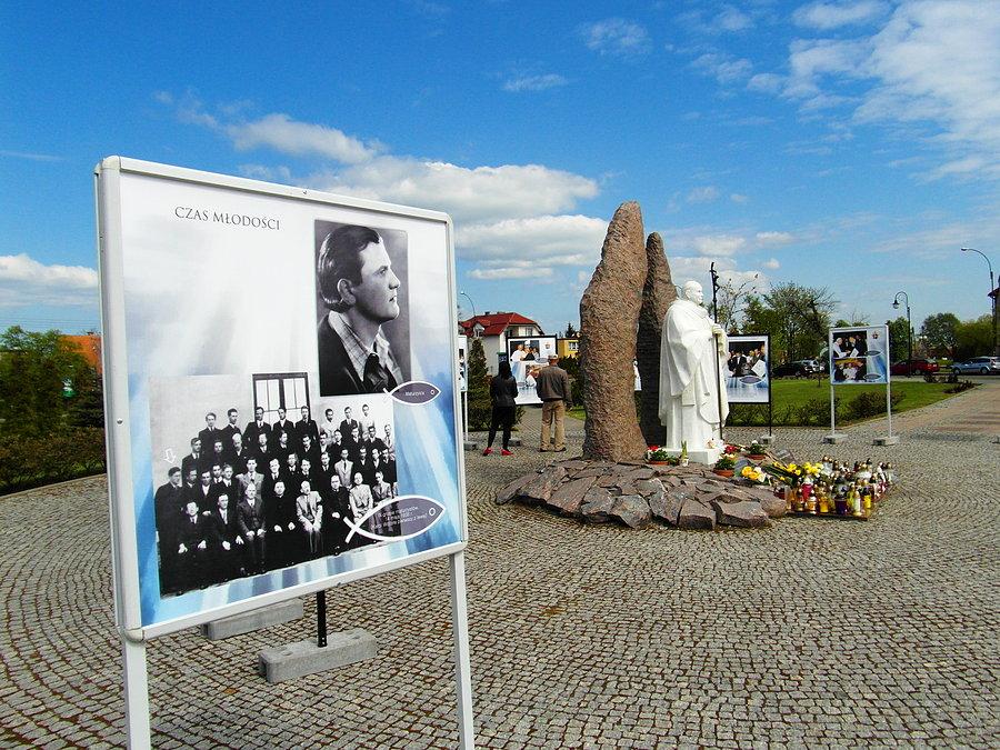 Wystawa poświęcona JP II – przygotowana przez Fabrykę Sztuk w Tczewie