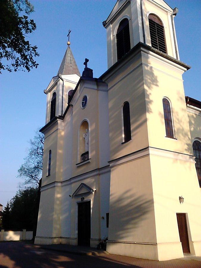 Kościół w Borzęcinie Dużym