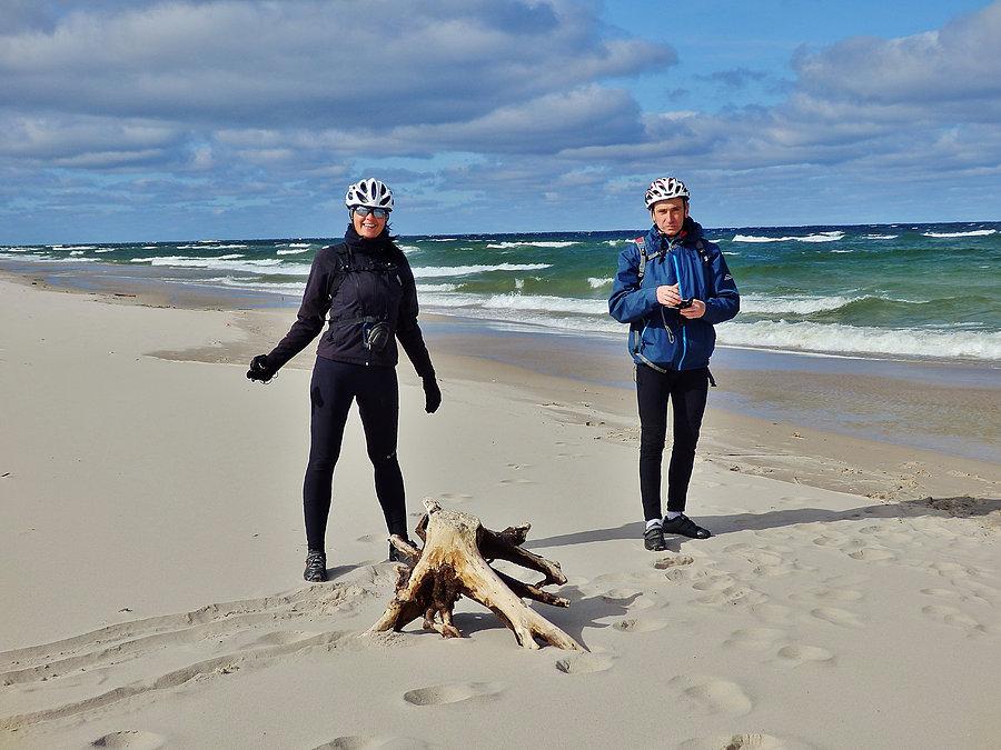 Na trasie wycieczki rowerowej -po Helu. Plaża