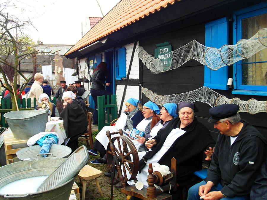 Życie dawnych Kaszubów – przy zabytkowej chacie rybackiej w Jastarni