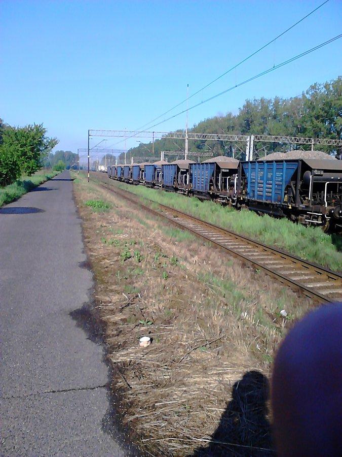 Odolany. Droga wzdłuż torów dalej niestety nie była asfaltowa