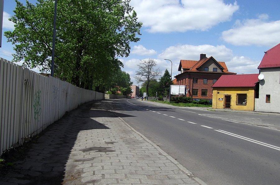 Okolice kopalni Marcel, czekam aż otworzą przejazd kolejowy