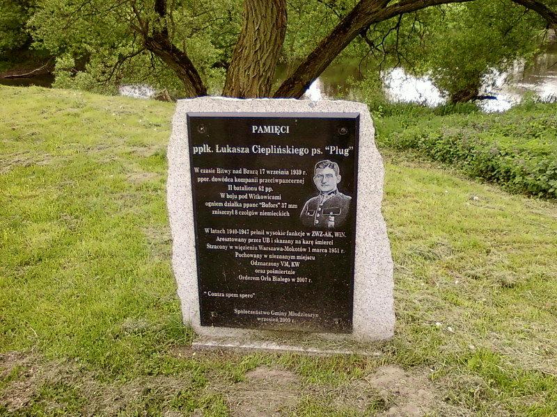 Tablica pamiątkowa ppłk. Łukasza Cieplińskiego