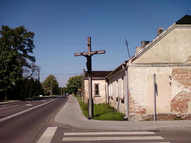 Kampinos - krzyż przydrożny