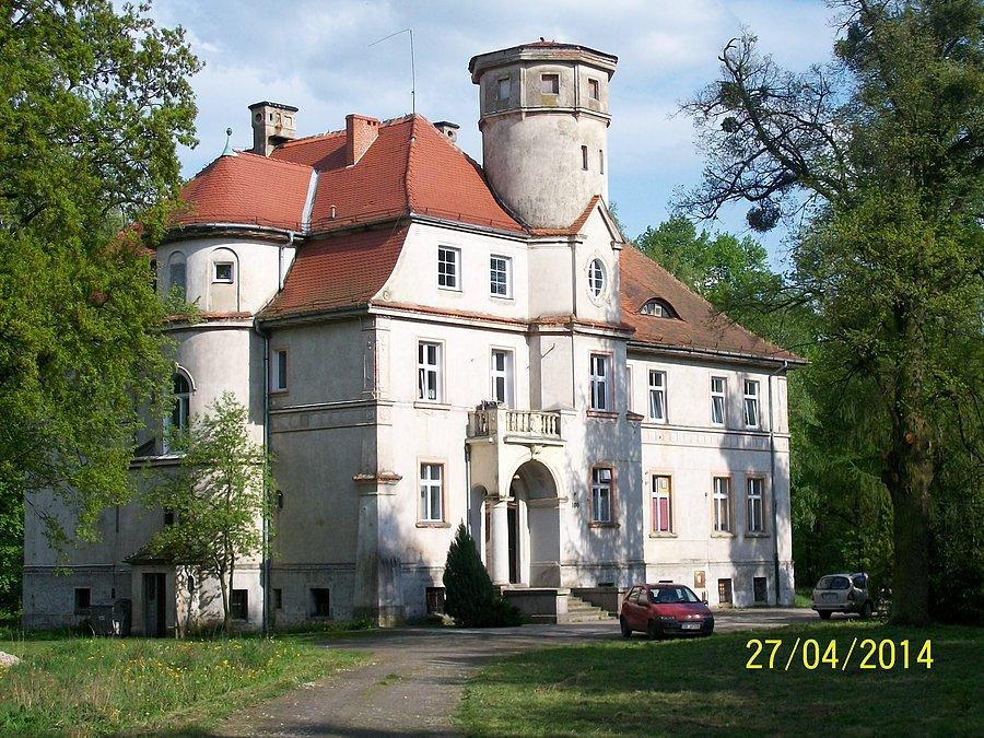 Dworek lub pałac w Kopicach