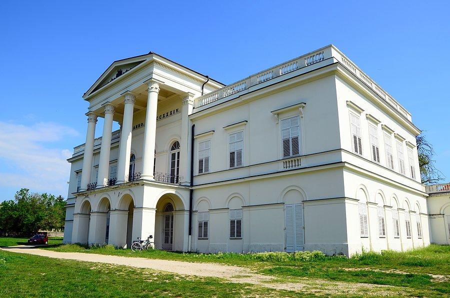 Pałac Bajna