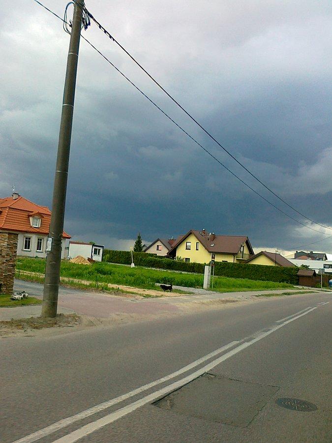 I tu też ciemno