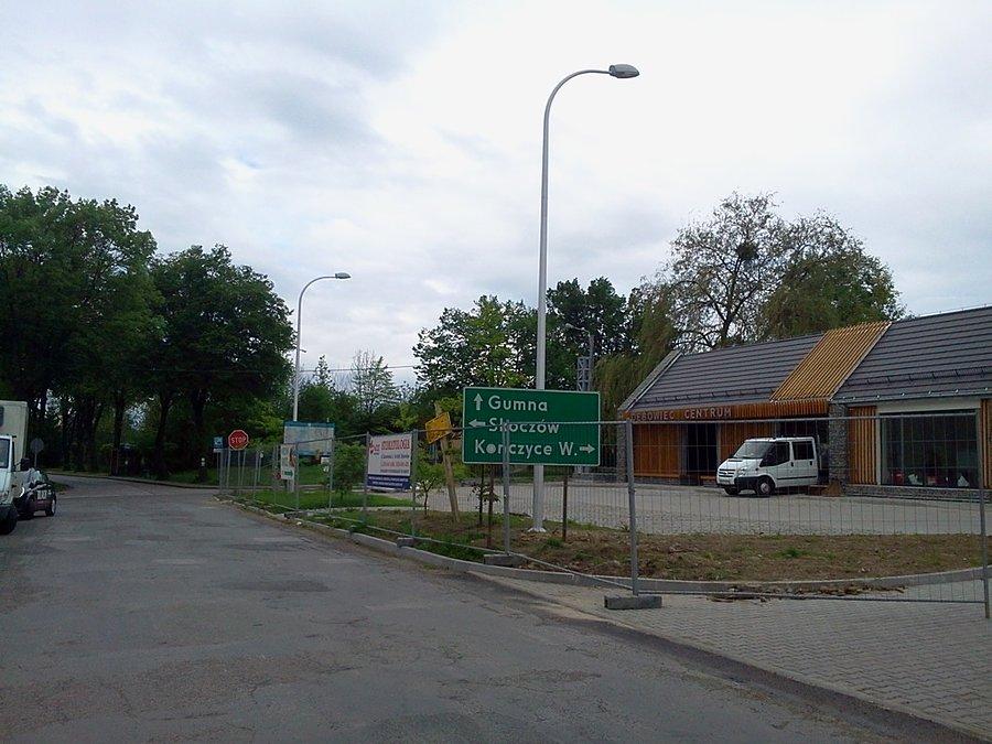 Dębowiec, dalej budują przystanek i solankę