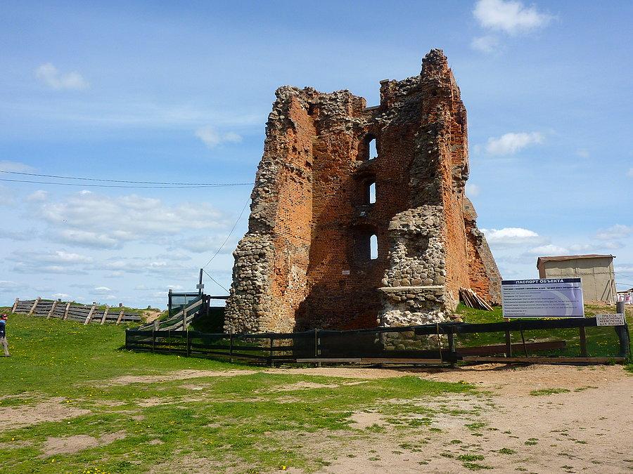 Ruiny zamku Mendoga z połowy XIII w. Nowogródek