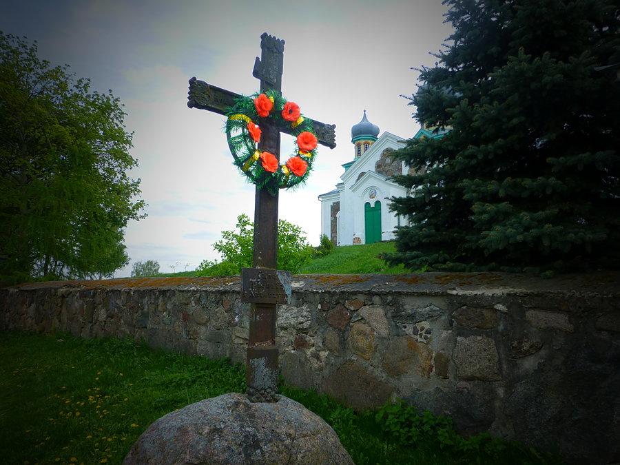 Krzyż z inskrypcją w jezyku polskim. Turzec (Турэц)