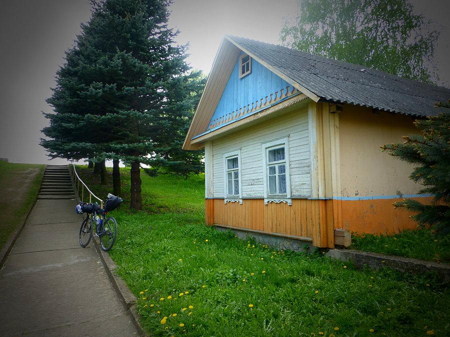 Turzec (Турэц). Kresowe miasteczko w którym wszyscy mieszkańcy malują płoty