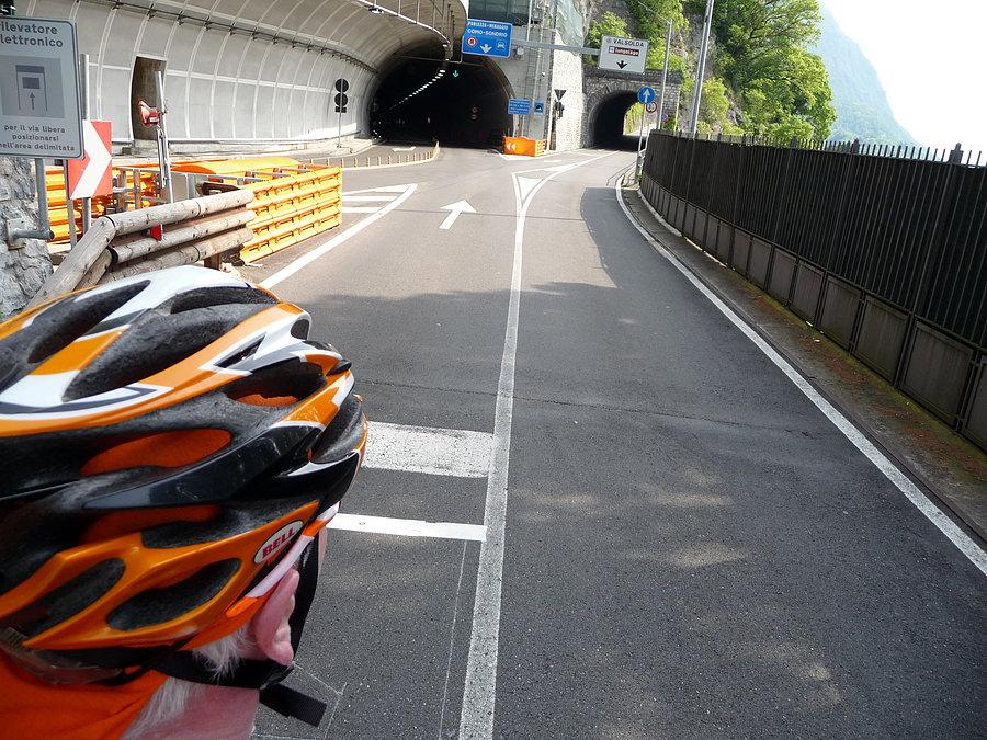 Madonna del Ghisallo Tour z Locarno - tunele już w Italii