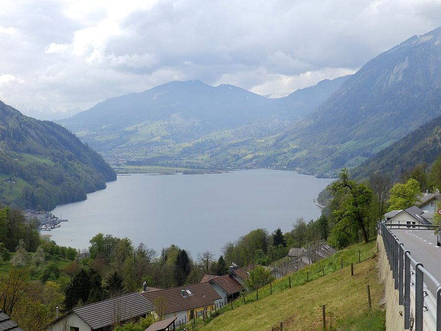 Widok na Alpnach Dorf i masyw Guber