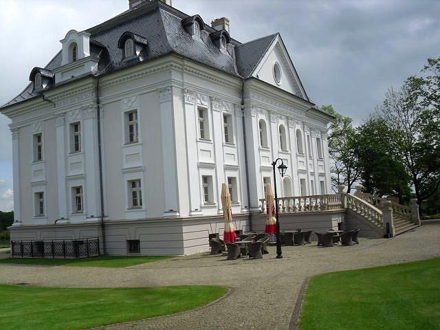 Widok na pałac od północnego zachodu