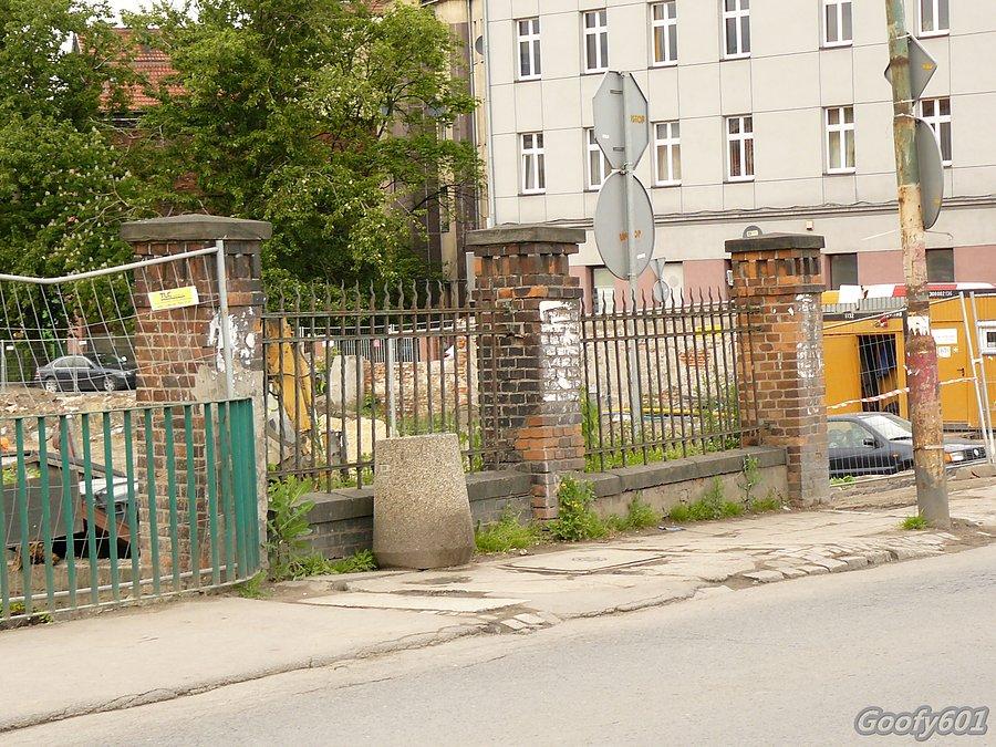 Stare ogrodzenie na trasie DTŚ-ki